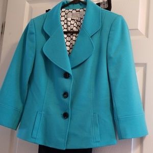 Tahari (Arthur S. Levine) 2- Piece Suit